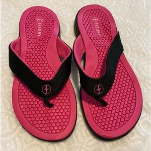 NWOT Fitory Flip Flops